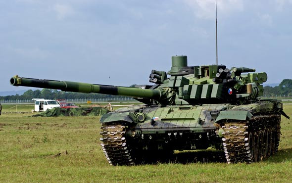 T-72主戰坦克(T-72)