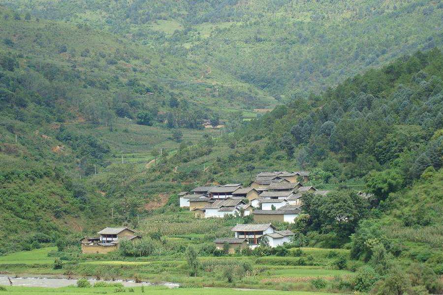 撇坡村(雲南晉寧縣雙河彝族鄉下轄村)