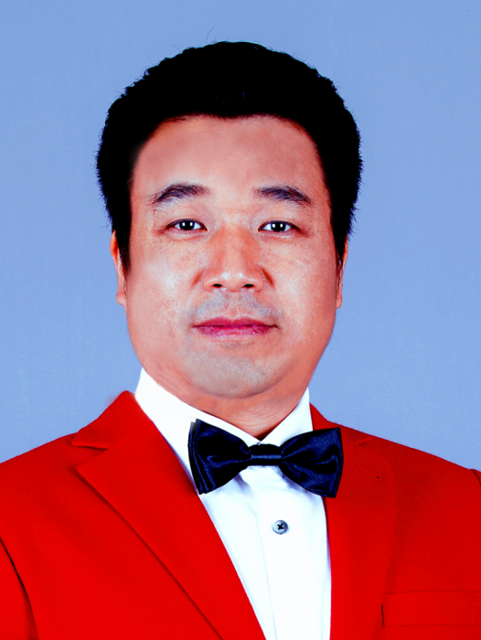 譚紅星(湖南信息學院藝術學院副院長、國家一級演員)