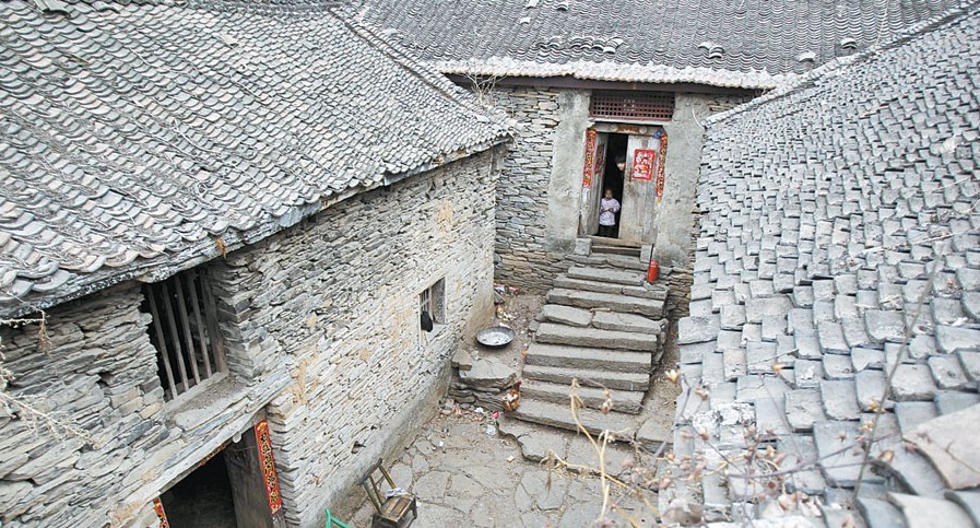 杏山村(河南省鄧州市杏山旅遊管理區杏山村)