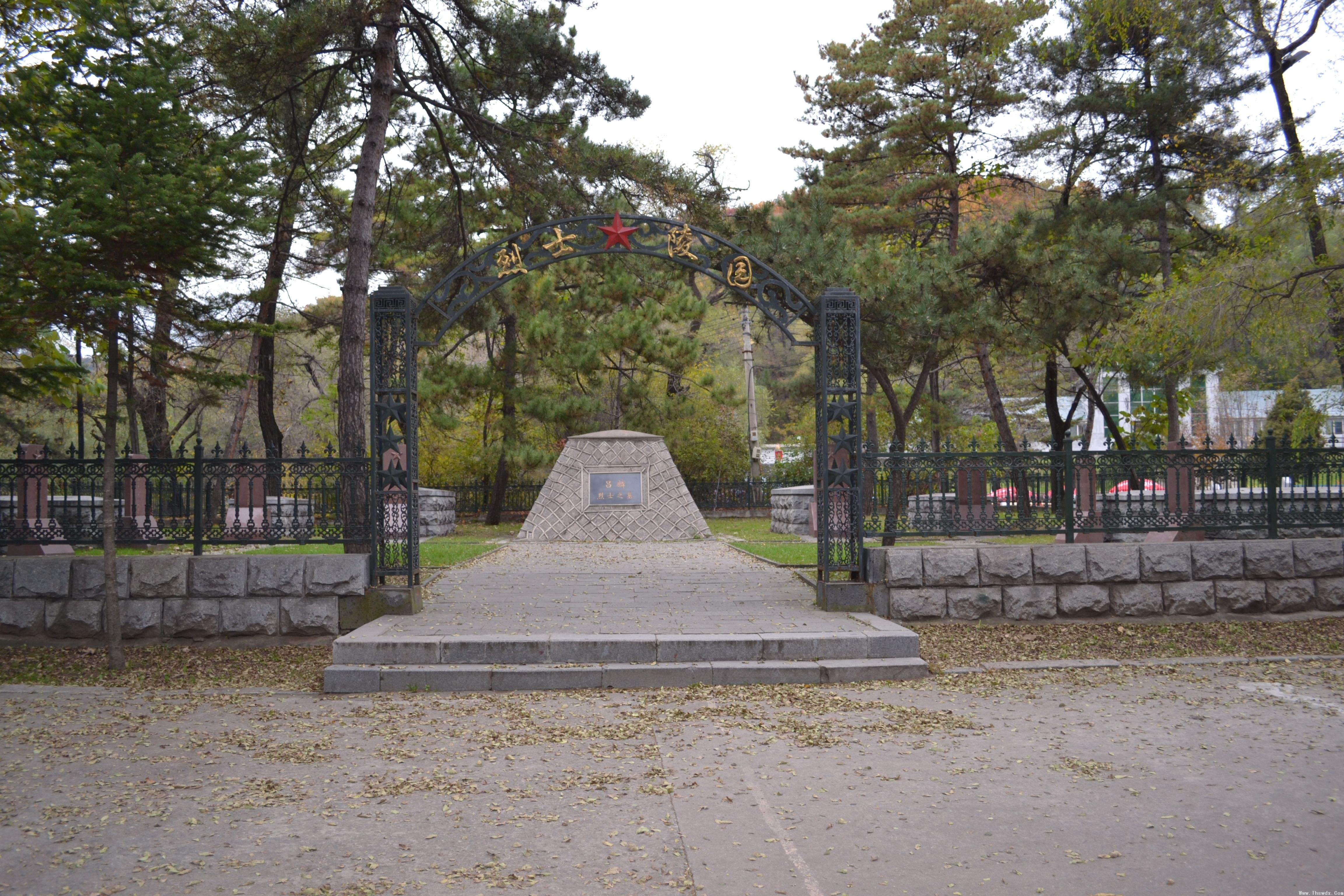 海城玉皇山烈士陵園