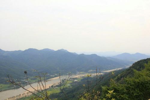 劉家莊村(湖北省黃岡市羅田縣平湖鄉下轄的行政村)