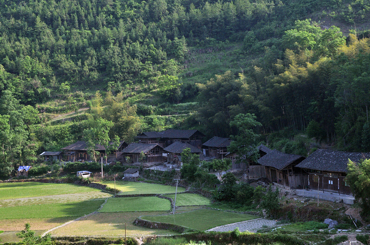 下壩村(湖南省永州市道縣壽雁鎮水源頭下壩村)