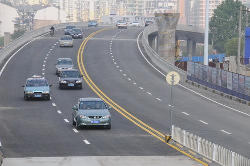 岳家嘴立交橋