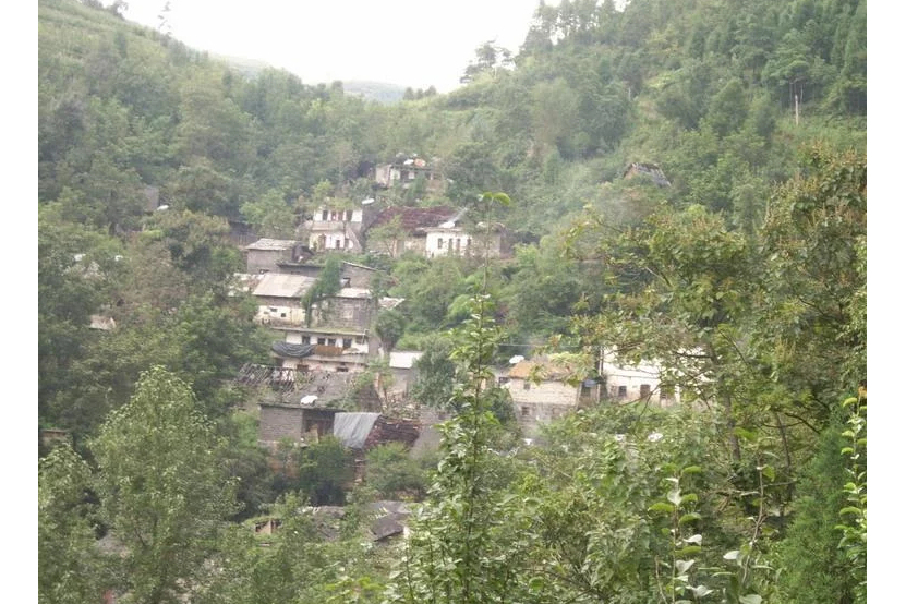 舊屋基自然村(雲南省昭通市鎮雄縣林口彝族苗族鄉娃飛村轄自然村)