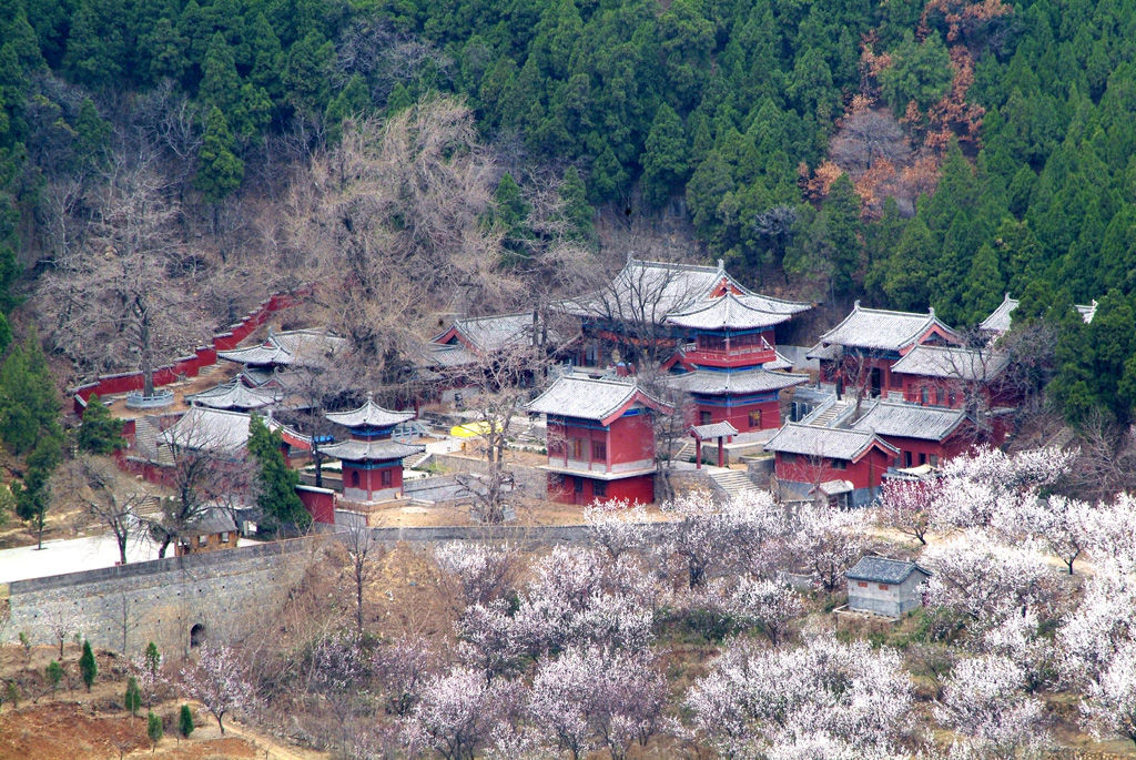 靈泉山國家森林公園旅遊風景區