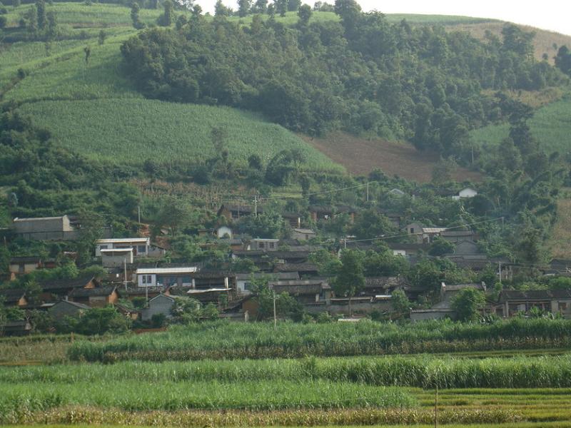 忙峨村