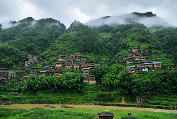 格里村