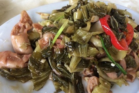 酸菜炒鮭魚