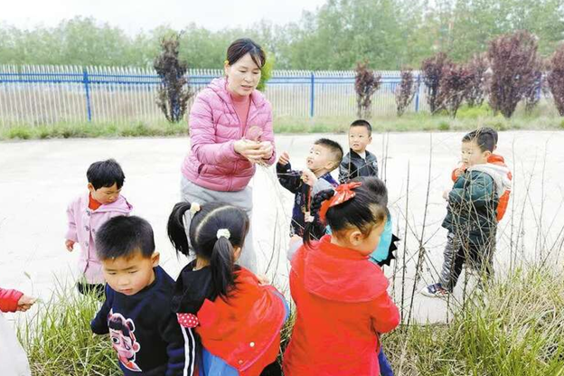 郭文艷(輝縣市西平羅鄉中心幼稚園園長)