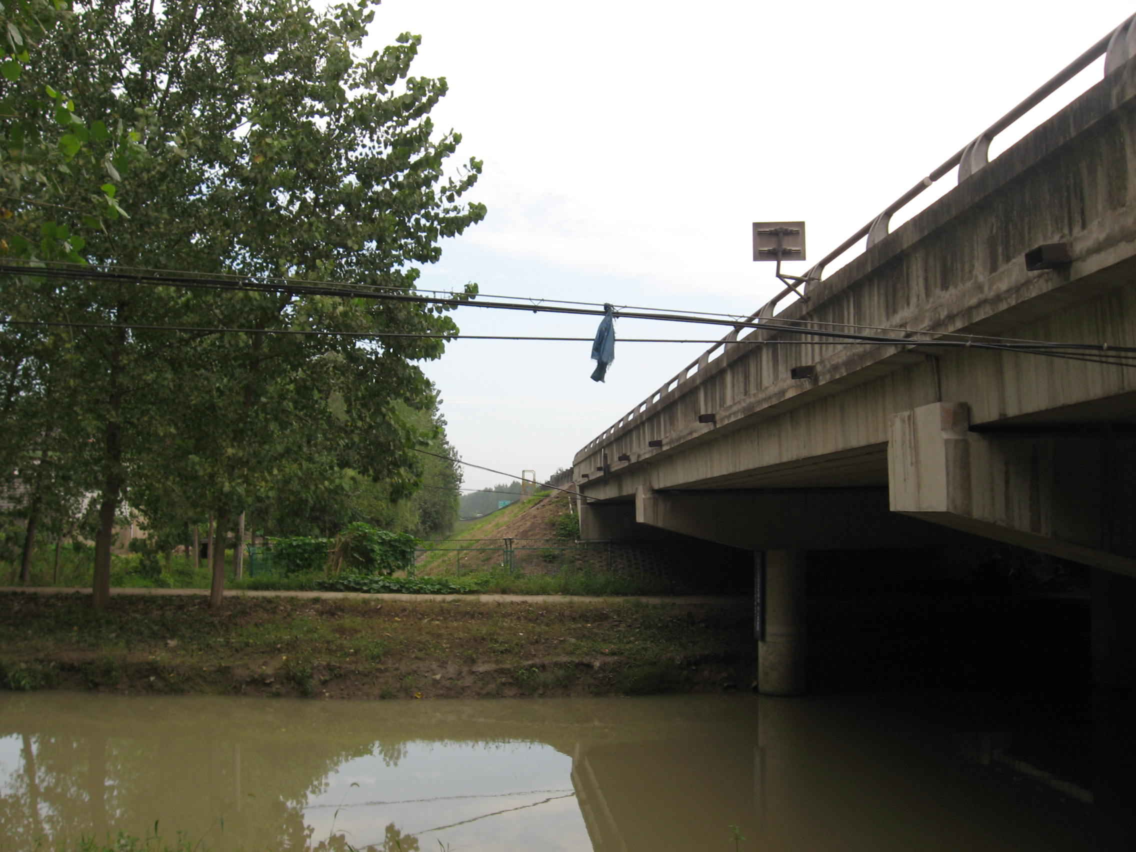 京滬高速公路從永安村東部穿過