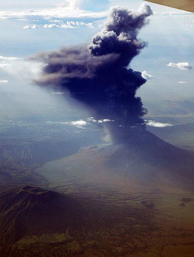 倫蓋火山