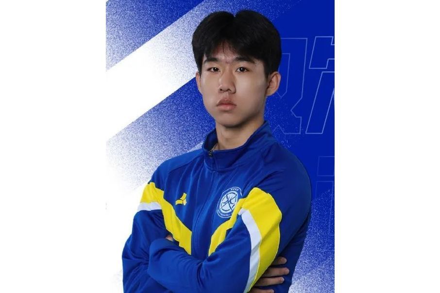 劉展宇(2004年7月出生的中國足球運動員)