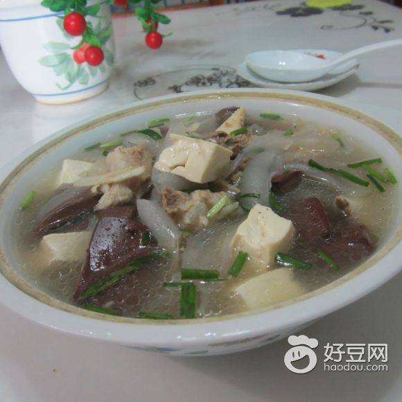 肉絲豆腐豬血湯