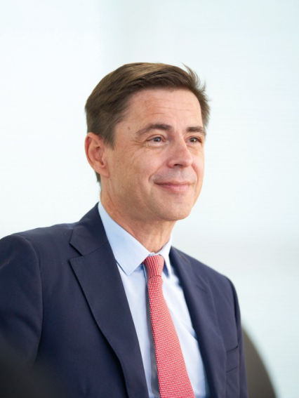 STEFAN BOMHARD