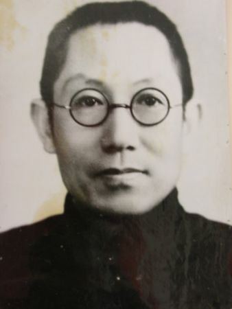 李一平