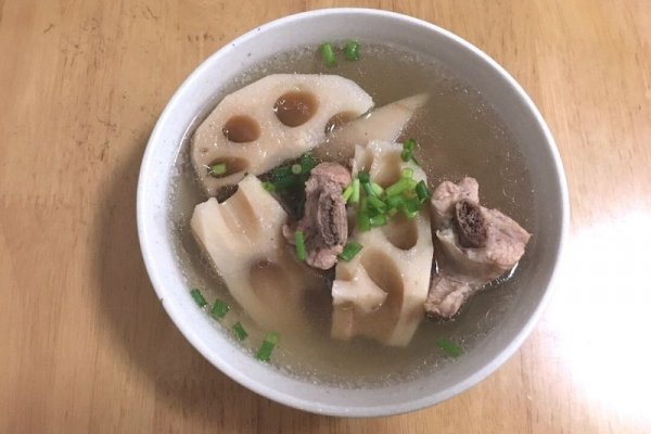 蓮藕燉骨湯湯