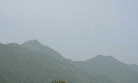 雲霧烏石峰