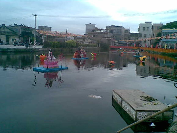 東鳳村(廣東省廣州市白雲區東鳳村)