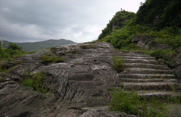 諸葛洞纖道遺址