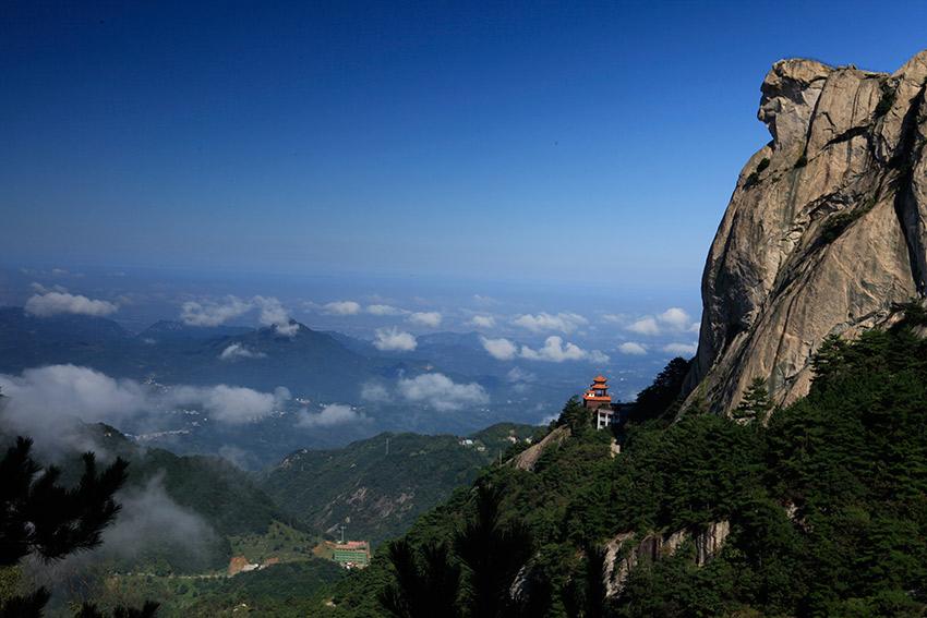 龜峰山村