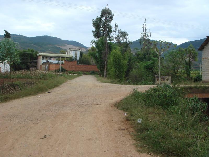 高鋪子村通村道路