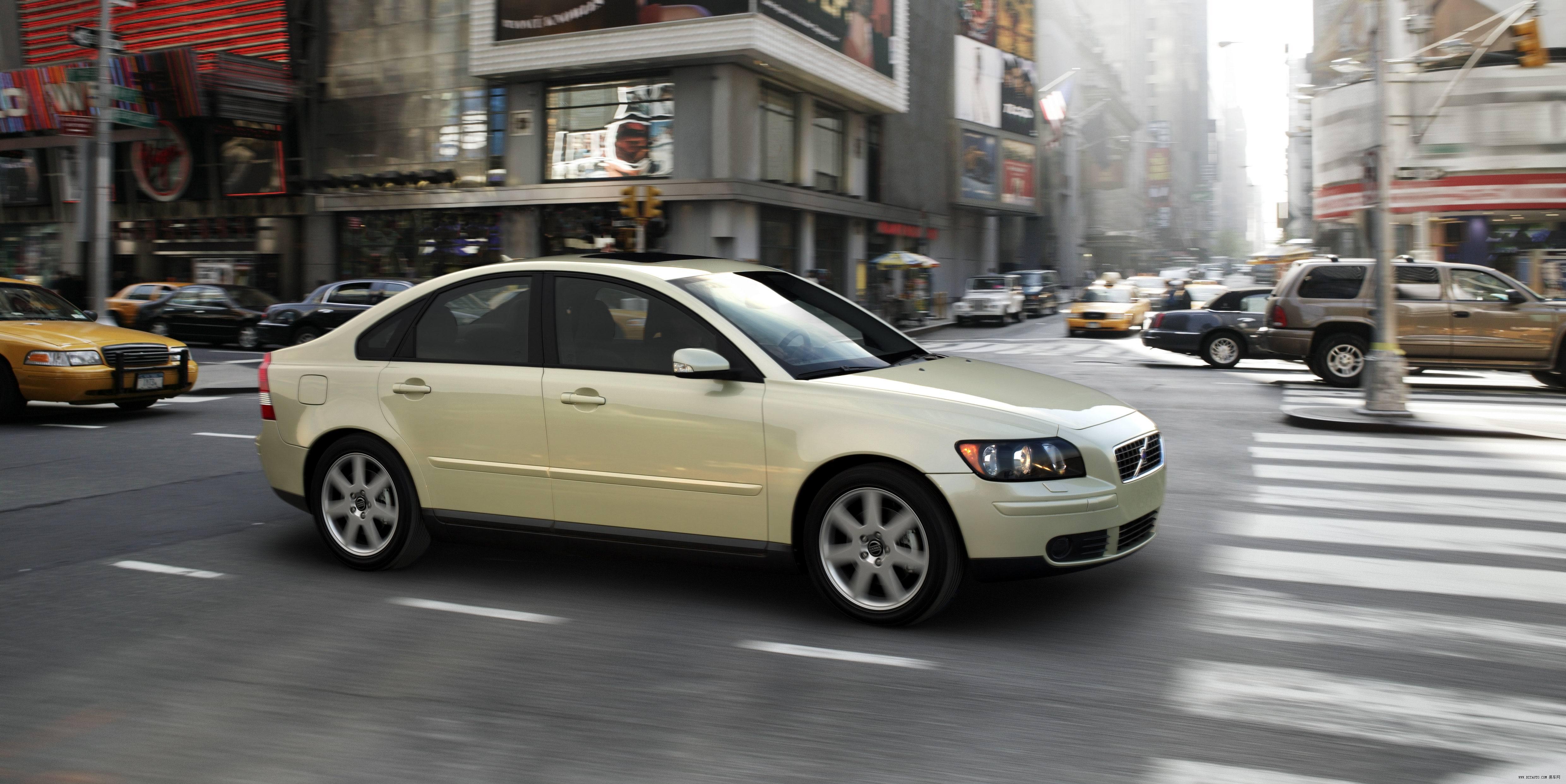 VOLVO S40