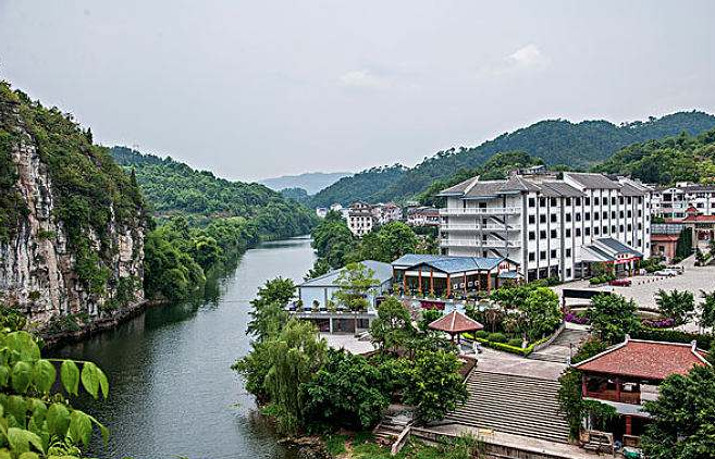 東泉鎮(重慶市巴南區東溫泉鎮)