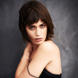 麗茲·卡潘(Lizzy Caplan)