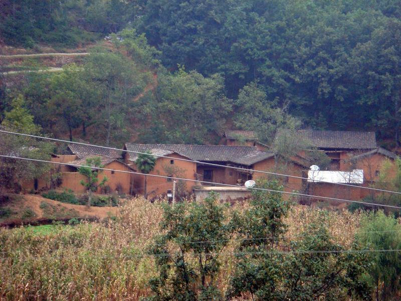 渾水塘村(雲南省陸良縣芳華鎮渾水塘村)