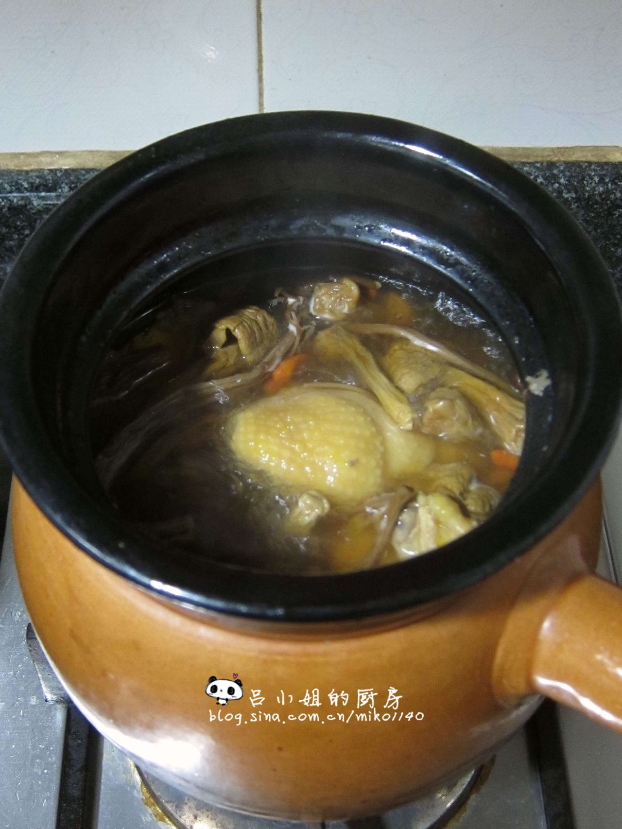 三菇煲雞湯