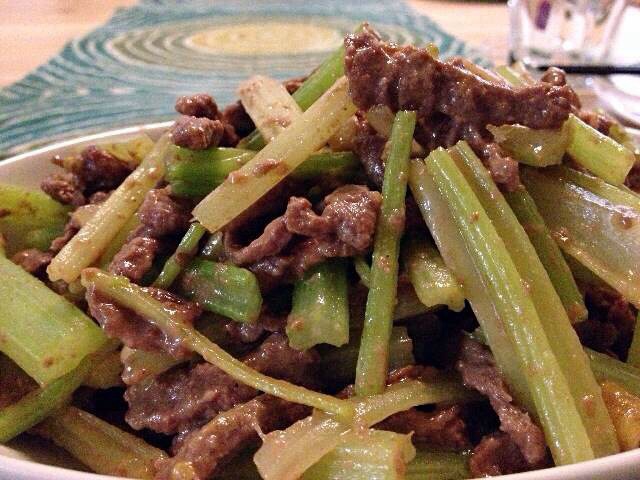 野山椒香芹炒牛肉