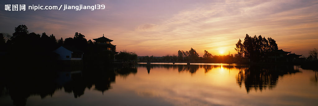 藍月情緣風景圖