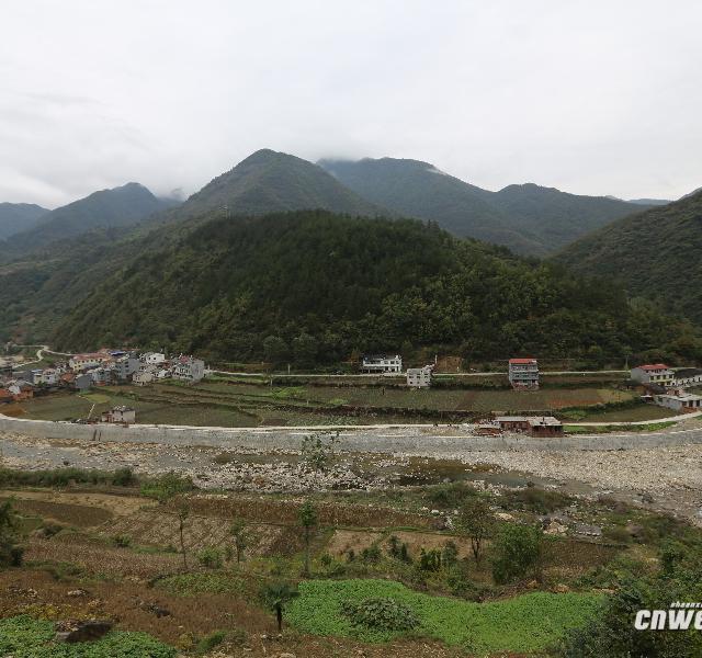 河平村(雲南省鳳慶縣詩禮鄉下轄村)