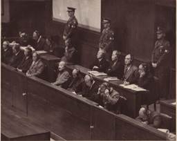 日本戰犯們在遠東國際軍事法庭上