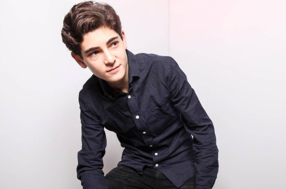 大衛·馬佐茲(David Mazouz)