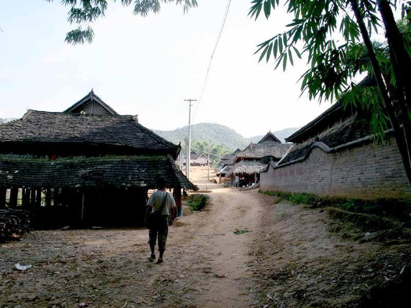 昆罕大寨村道路建設