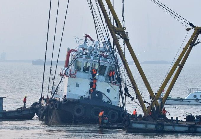 長江福北水道沉船事故