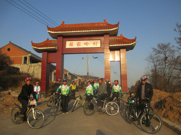 薛家嶺村(山東膠南市隱珠鎮下轄村)