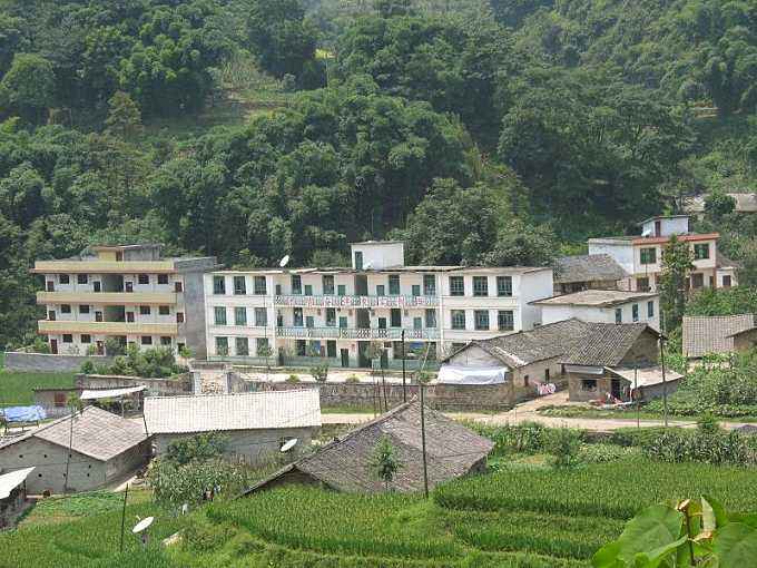 上回龍自然村(雲南省德宏潞西市芒市鎮下東村上回龍自然村)