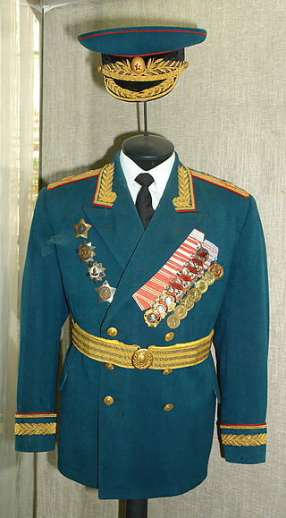 奧金佐夫的元帥制服