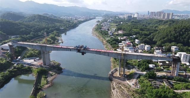 龍龍高速鐵路