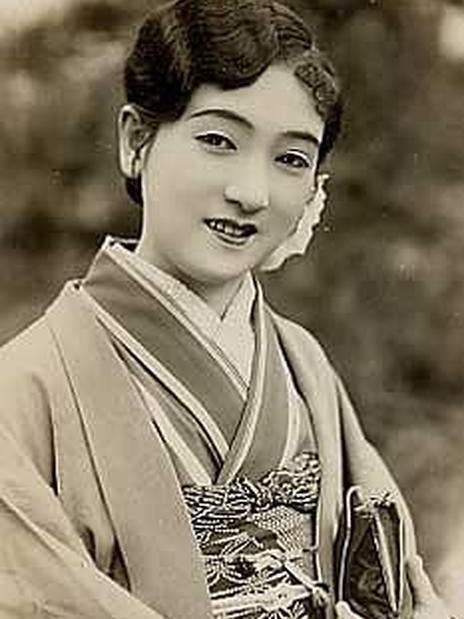 川崎弘子