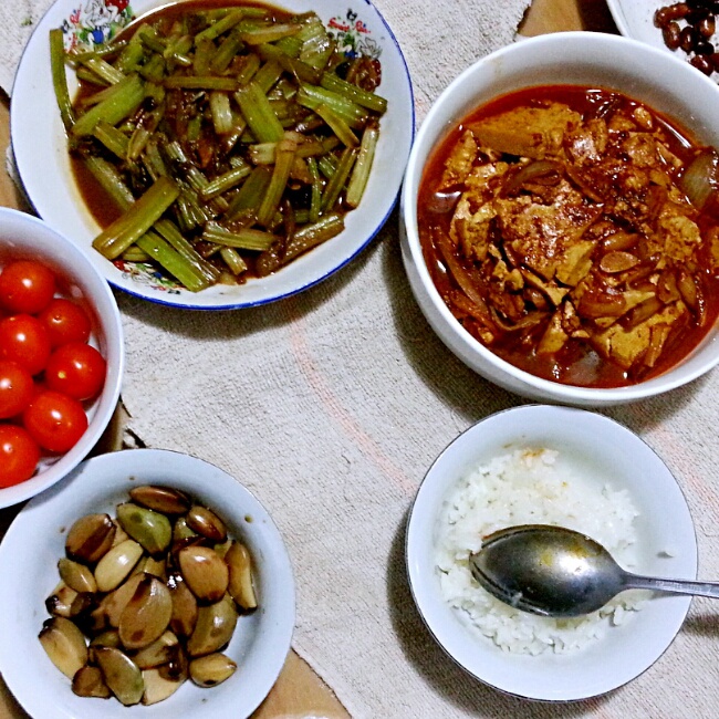 辣白菜五花肉炒豆腐