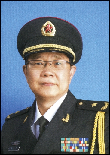 鞠華(江蘇省軍區副司令員兼參謀長)