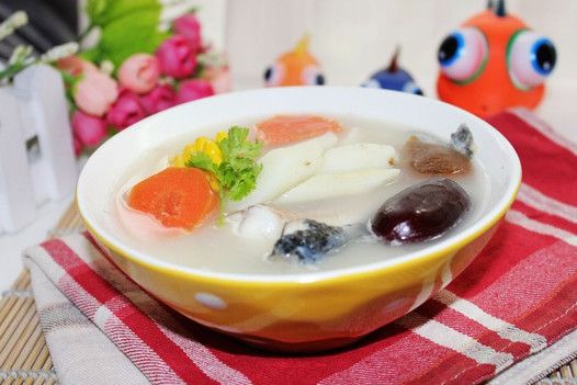 淮山胡蘿蔔鯽魚湯