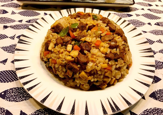 黑椒牛肉炒飯