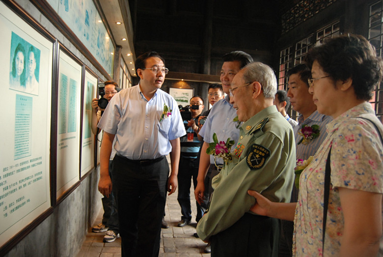 徐進市長介紹李莊文化