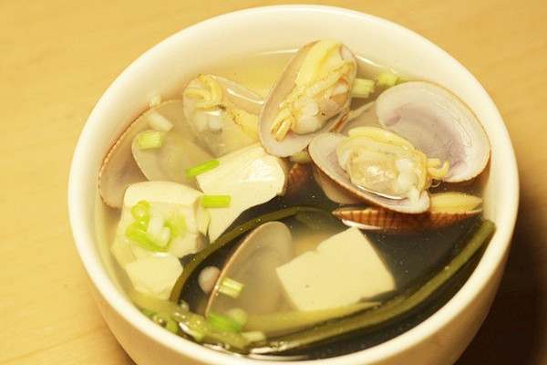 蛤蜊海帶豆腐湯